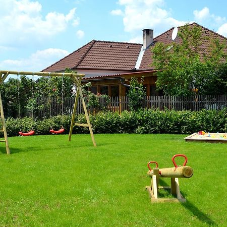 Pension Zum Strell Hollabrunn Dış mekan fotoğraf